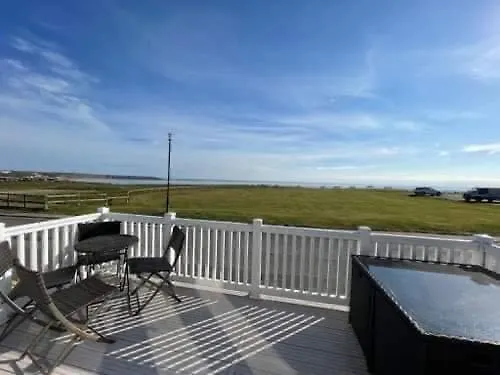 Stunning Mini Lodge With Sea View 法利 公寓